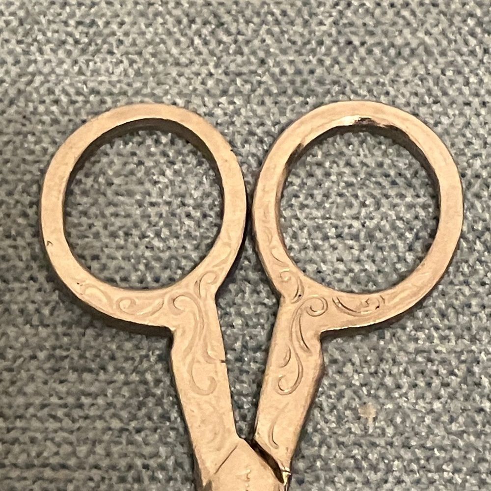Small Scissors - Picture 3 of 3